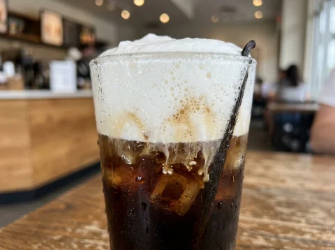Cold Brew con Crema Fría de Vainilla