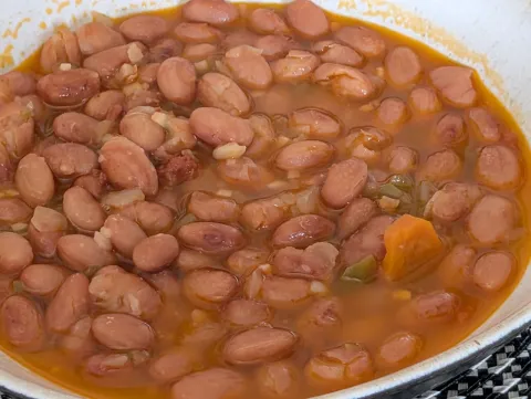 Fabas pintas tradicionales con chorizo
